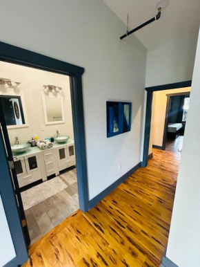 Luxury 3bedroom Rental with 2nd story patio